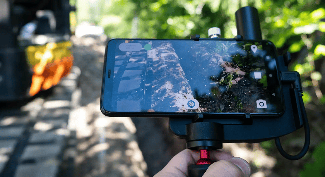 Groundhawk device in hand